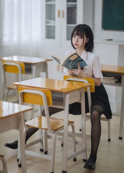 亚洲一卡2卡3卡4卡乱码中文_1080P完整视频观看