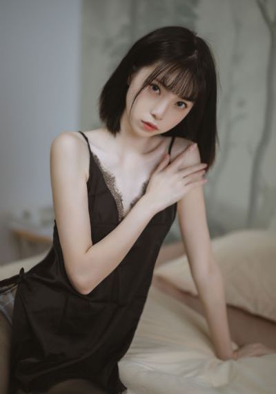 撕开美女衣服免费吃胸视频_720全集在线观看